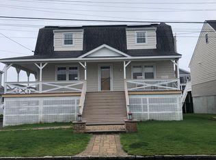 24 Flint Rd, Amityville, NY 11701