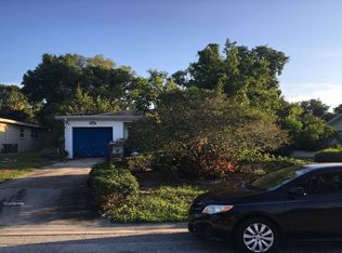 10737 Village Green Ave, Seminole, FL 33772