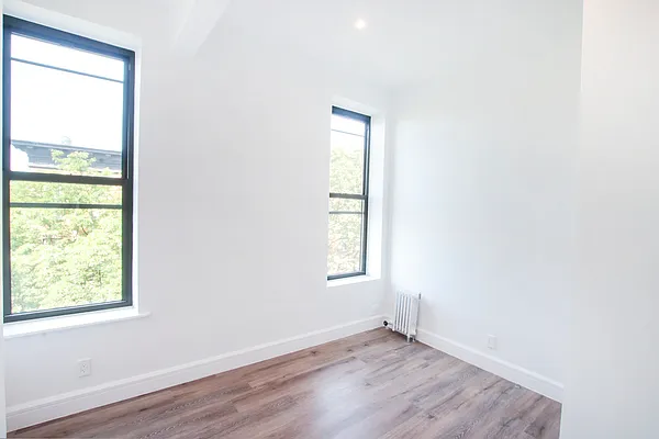 Rented by REAL New York | media 21