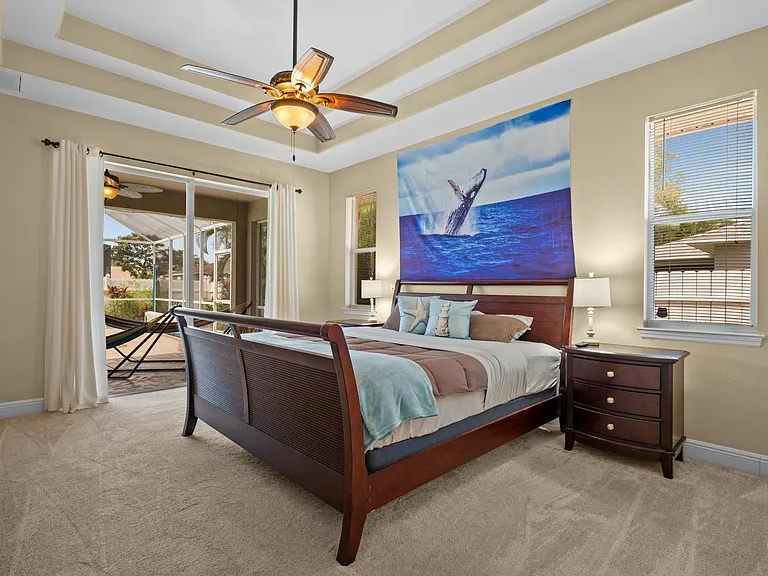 318 SE 18th Ter — Photo 1