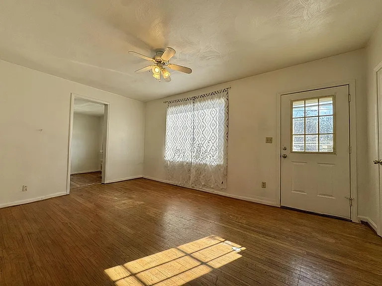 1708 Grayland St — Photo 4
