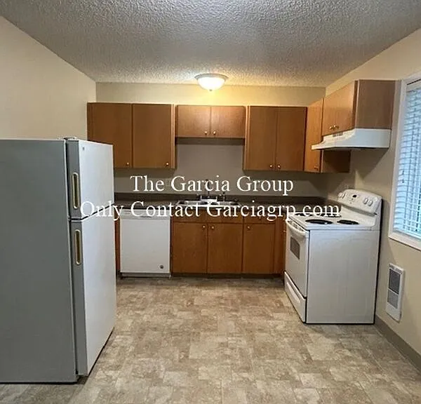 9205 E Burnside St #H203 — Photo 3