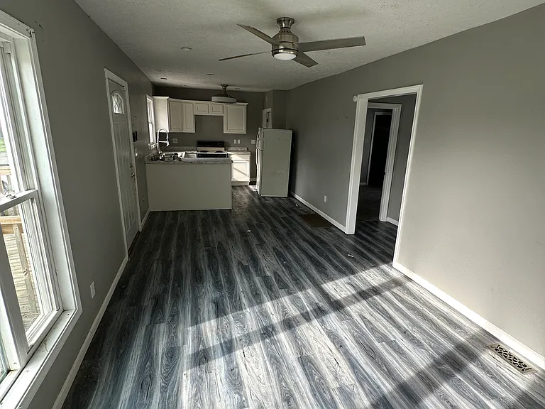 3175 Toledo Ave — Photo 10