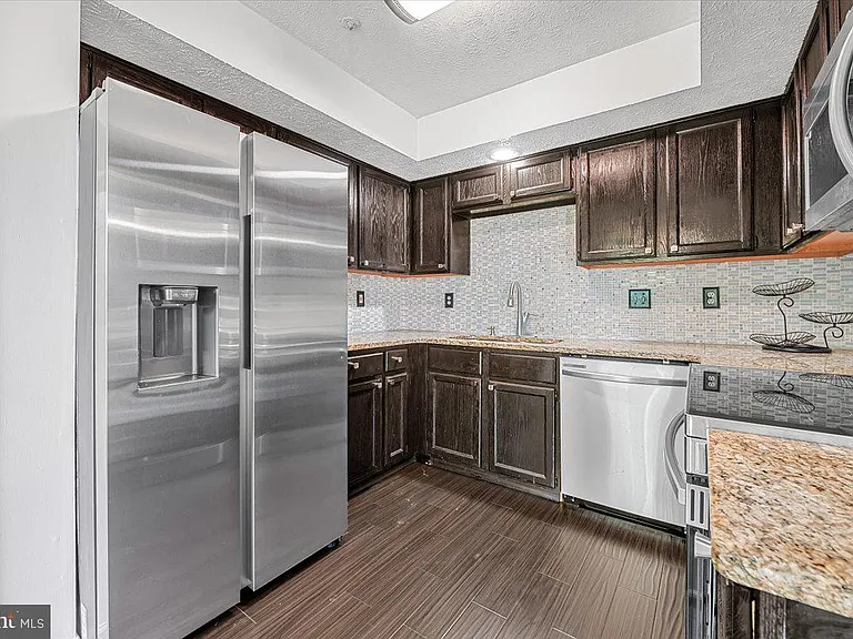 11304 Southlakes Dr — Photo 9