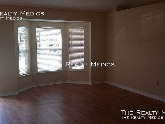 4th image of 2735 Providence Blvd
