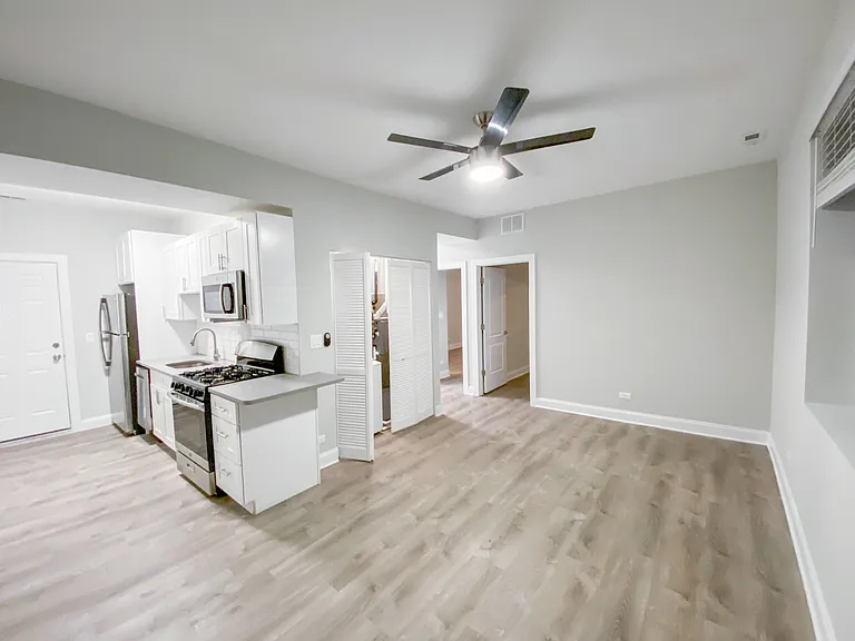 3108 N. Milwaukee Ave. — Photo 12
