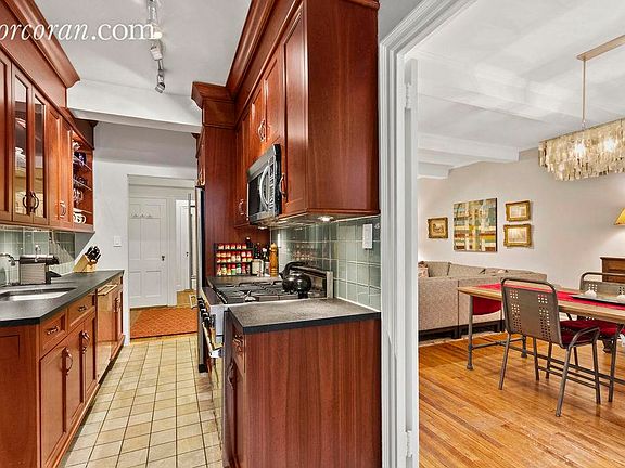 3rd image of 230 E 50th St APT 1D