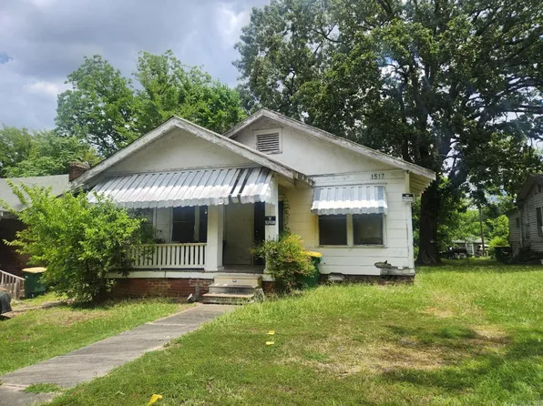1517 Bishop Warren Dr, Little Rock, AR 72204