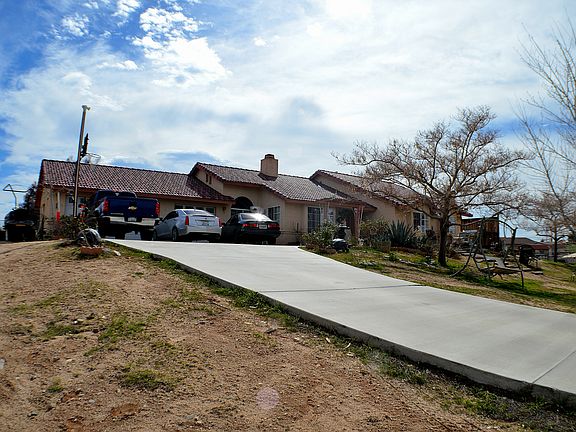 4th image of 18307 Wisteria St