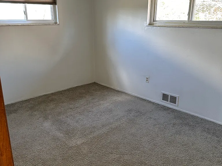 515 Decatur Ave #2 — Photo 10