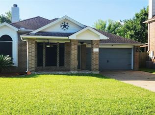 213 Mango St, Lake Jackson, TX 77566