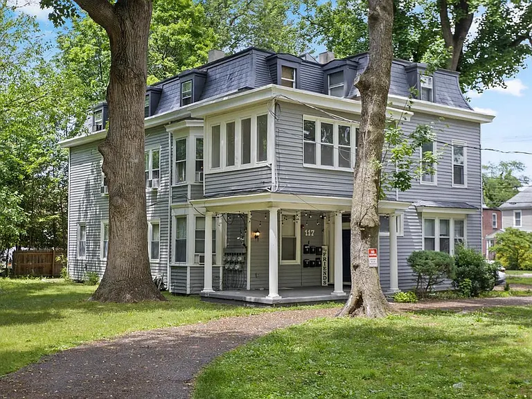 116 E Walnut Ave — Photo 1