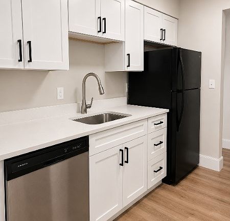 3rd image of 1615 Forest Green Dr