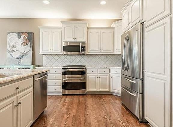 3rd image of 14353 Manor Ct