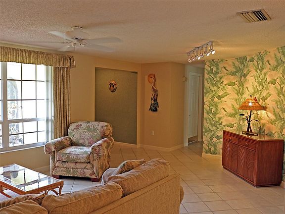 3rd image of 5011 Vinson Way