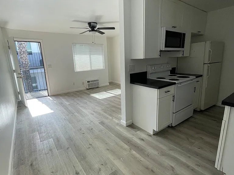 Genesis Apartments — Photo 18