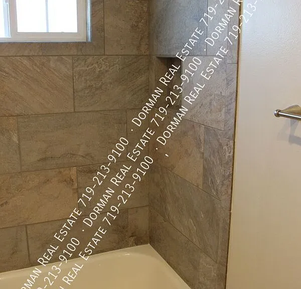 314 Elmwood Dr — Photo 13