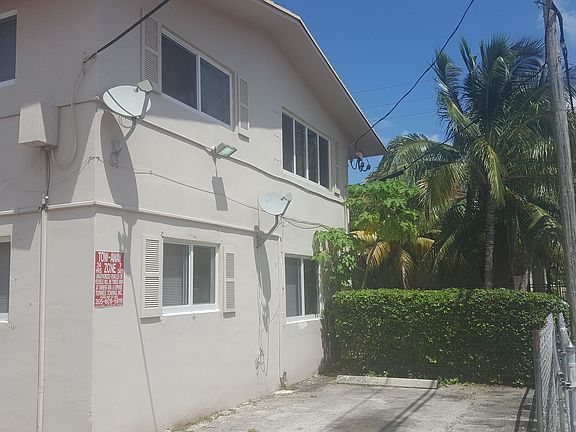 4th image of 2400 NW 10th Ave APT 6