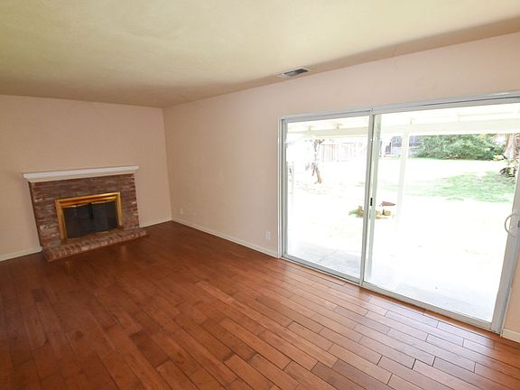 4th image of 8821 Fair Oaks Blvd