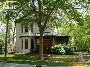 214 N McKinley Rd, Flushing, MI 48433