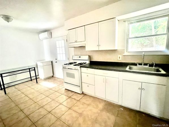 92 Sheffield Dr