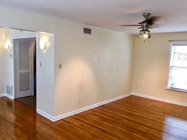 1 bed, 700 sqft, $1,050 — Photo 2