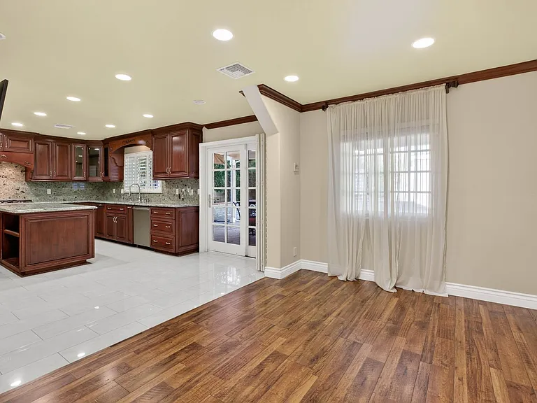 10154 Mount Gleason Ave — Photo 11