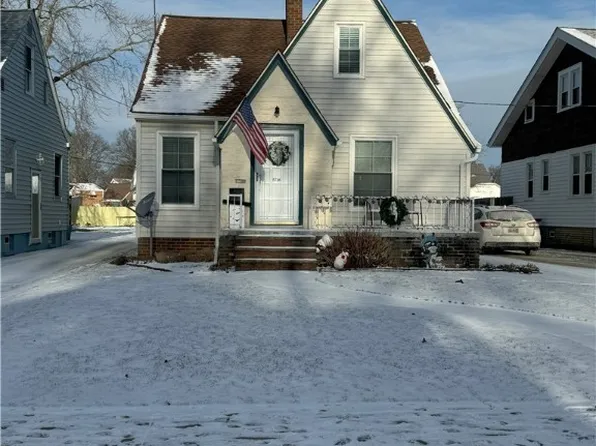 15716 Lydian Ave, Cleveland, OH 44111