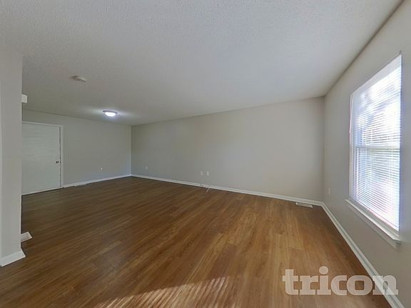 3rd image of 10500 Southern Oak Ct