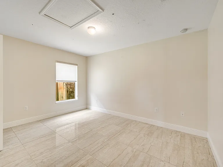 537 Mason Dr — Photo 9