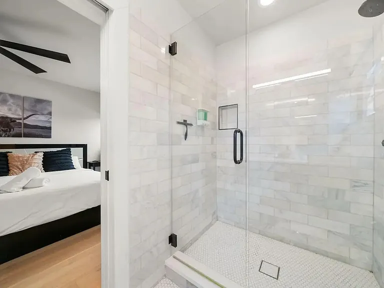 2311 E 8th St #2 — Photo 16