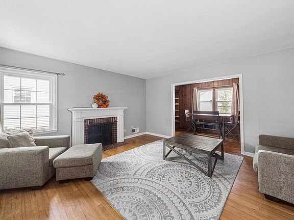 5th image of 1433 E Madison St