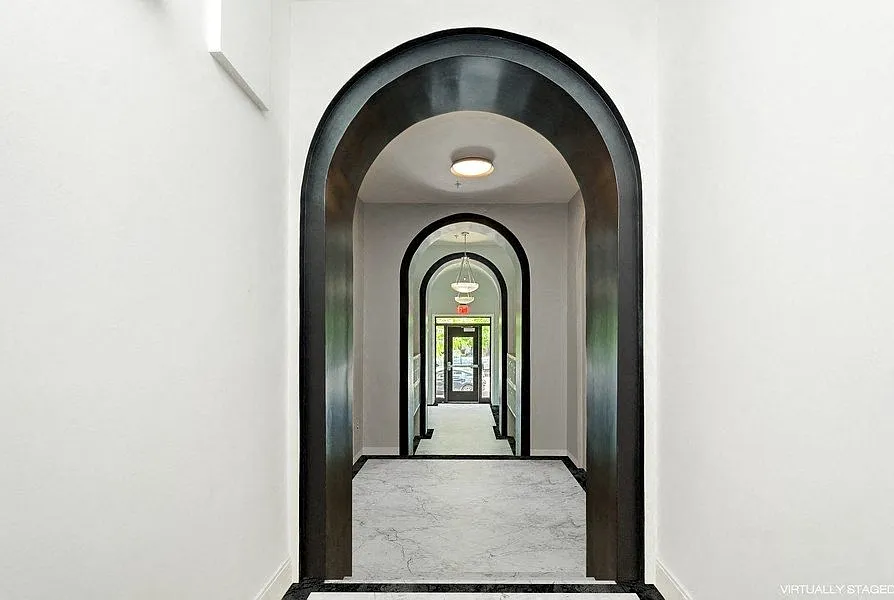 The Waring — Photo 3