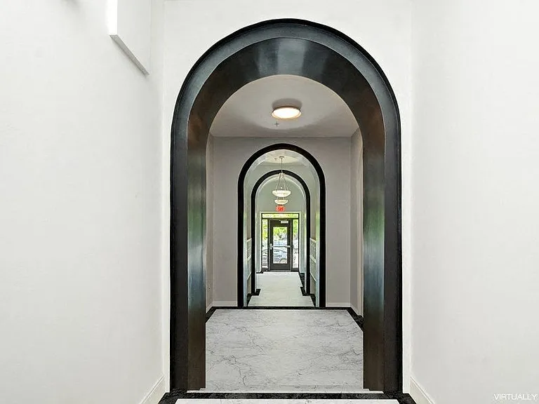 The Waring — Photo 3