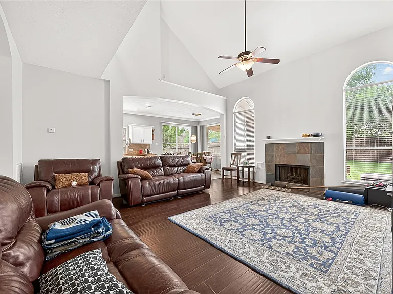2910 Barton Meadow Ln — Photo 12