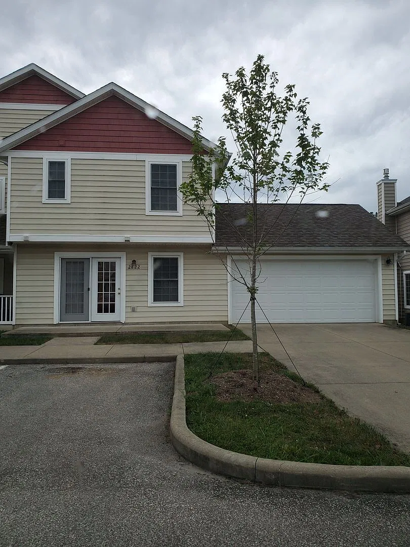 2822 E Bressingham Way — Photo 1