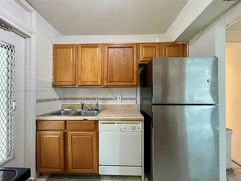 1670 Bay Rd #2B — Photo 7