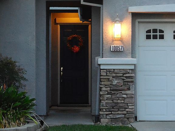 2nd image of 10057 Prairie Dunes Way