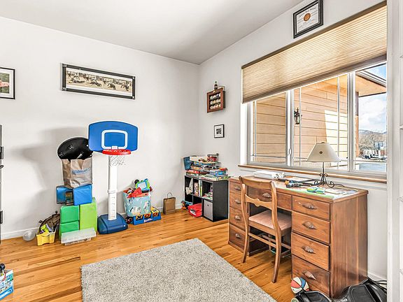 2nd image of 1357 W Spruce Ct