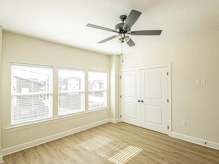 1 Bed Bath Townhome in Rockwater Village - Downtown North Little Rock — Photo 10