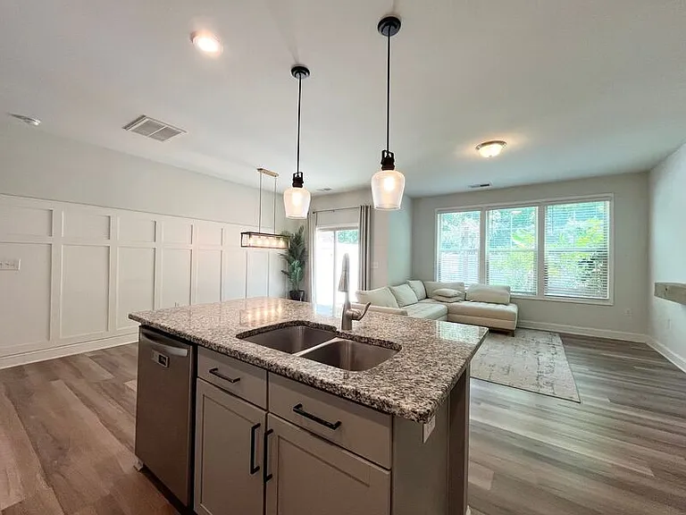 1005 Longitude Dr — Photo 11