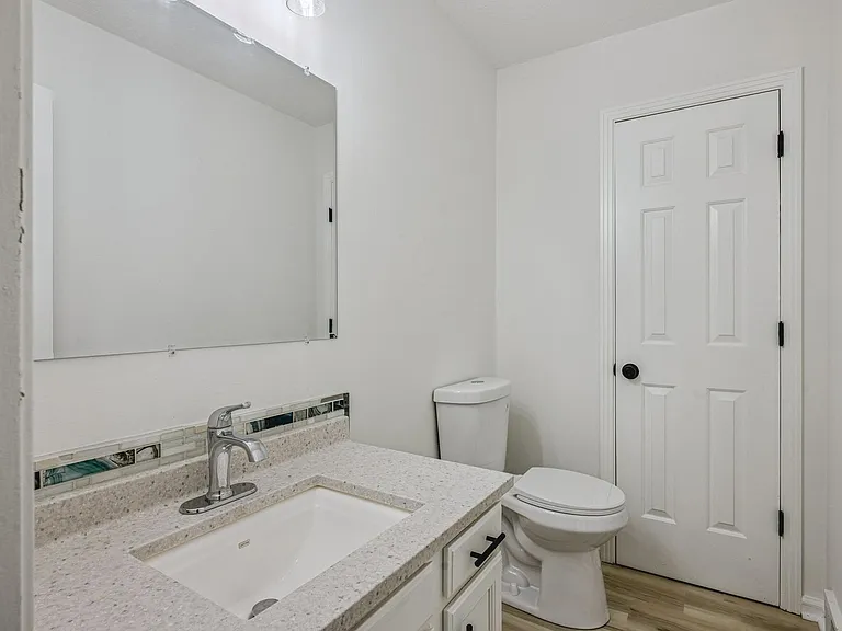 6137 Quince Rd — Photo 16