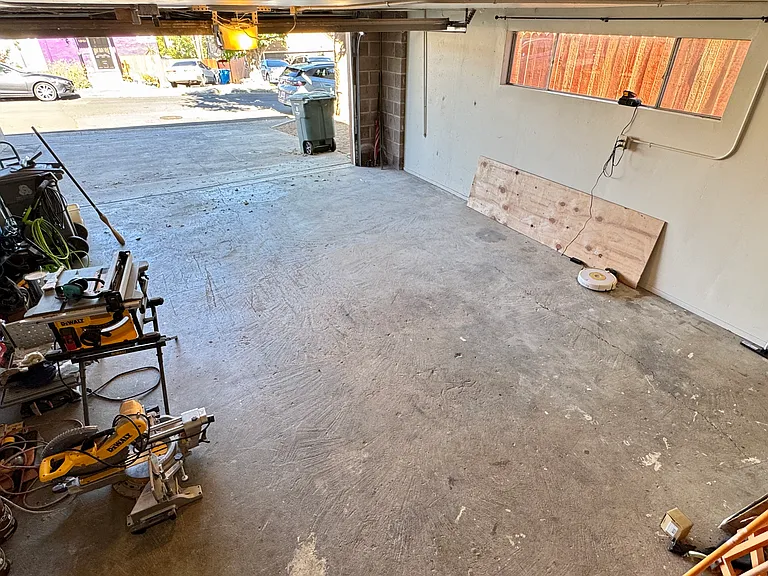 2-Car Garage