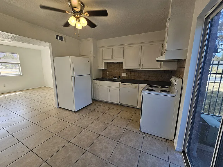 2631 SW H Ave #B — Photo 7