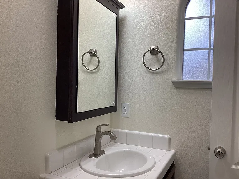 7526 N Ellendale Ave — Photo 24
