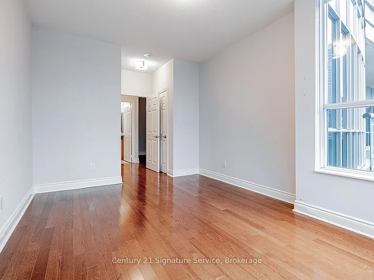 250 Wellington St W #Penthouse 36 — Photo 23