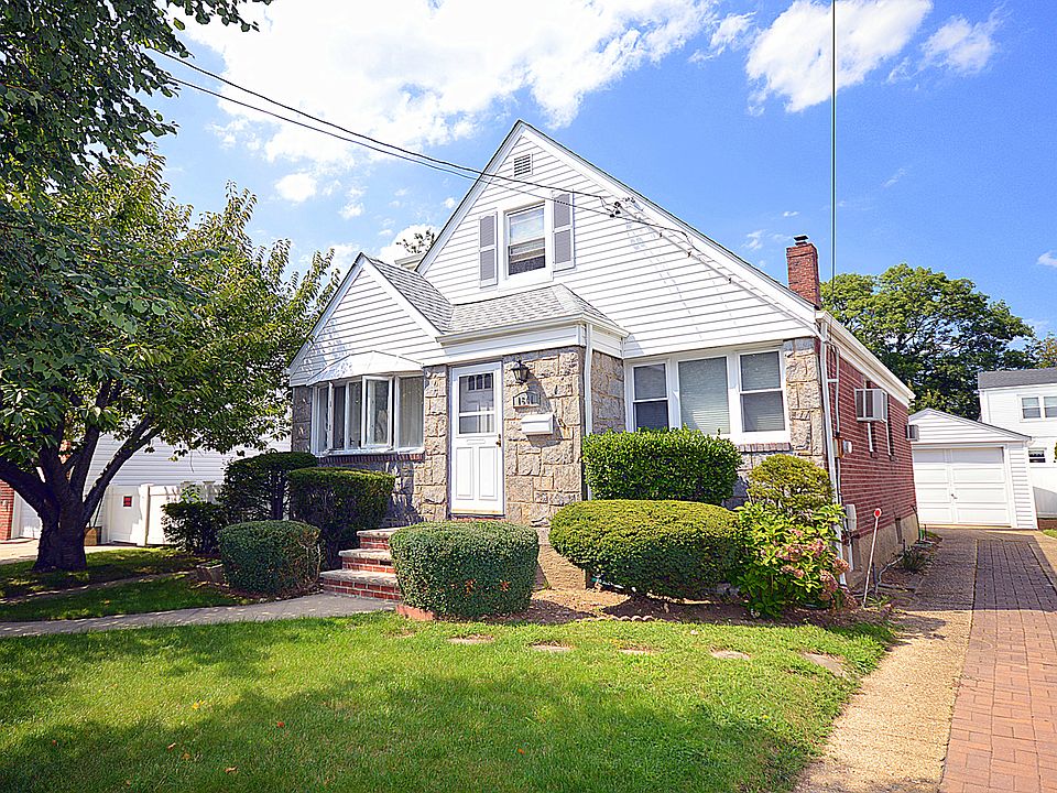 1641 Broadway