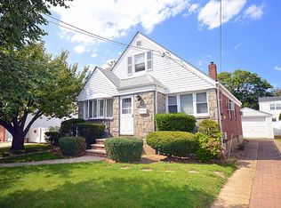 1641 Broadway, New Hyde Park, NY 11040
