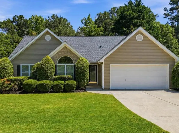 6196 Mount Salem Cir, Flowery Branch, GA 30542