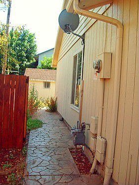 3rd image of 2613 Neals Ln